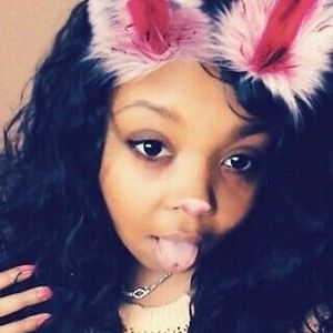 Meet your Posher, Kween